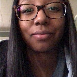 Meet your Posher, Latitia